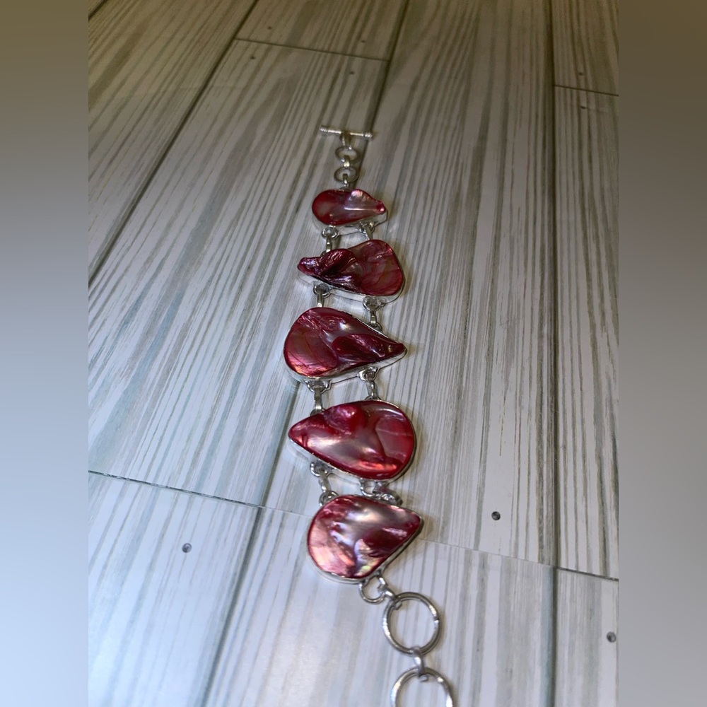 Mother Of Pearl- red Bracelet - Picture 4 of 15